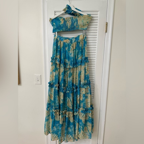 Stunning Floral set (maxi skirt + cropped) - Picture 4 of 6